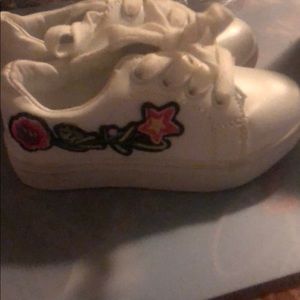 Kid shoes for girls